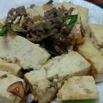 三笠 - 牛肉と豆腐のニンニク炒め