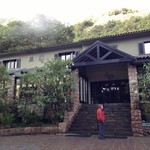 Belmond Sanctuary Lodge - ホテル入口