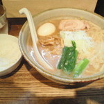 粋な一生 - 26.12.08昼　『味噌ラーメン』＋『味玉』とサービス半ライス