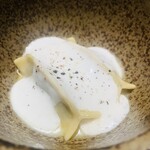 nôtori - ⑤【レバー、栗】
      ★ 栗のフラン（茶碗蒸し）、ホロホロ鳥白レバームースのラビオリ、甲州乳酸菌クリスタルポーク生ハムスープ+ グラナ・パダーノチーズのソース、酒粕のエスプーマかけ