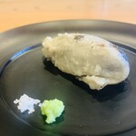 柚木元 - ①【凌ぎ】
      練り立て蕎麦掻きの炭火炙り
      山塩、本山葵