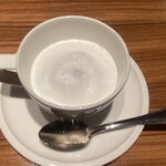 シマラボ ビス - 真っ白の白カブのポタージュ　カプチーノ仕立て