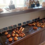 パン工房 シュネッケ - 店内商品棚