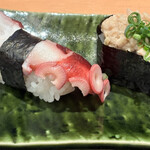 梅丘寿司の美登利総本店 - ボイルたこ(¥110)納豆(¥55)