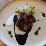 SMAAK - イベリコ豚　3種のソース　黒ソースが発酵ニンニクでパンチがあって美味し。チュミチュリも味変に最高