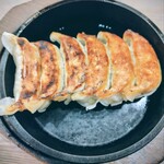 中華食堂スマロ - 鉄鍋餃子　税込み440円