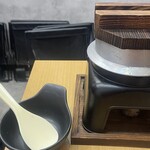 串とメシにはサケキタル 東京駅八重洲店 - 炊き上がりに時間がかかるので、五目釜飯を先オーダー