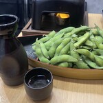 串とメシにはサケキタル - 一向に減らない枝豆さん(笑)