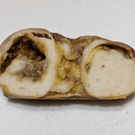 ZONO BAGEL - ドライカレー　断面