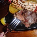 ステーキソースを掛けて頂きます！