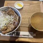 元祖豚丼屋 TONTON - 料理写真:豚バラ丼 並