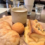 ベーカリーカフェ 明治堂 - 