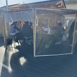 ラーメン岡本屋 - 店内外から