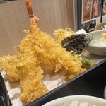 板前バル LIVE FISH MARKET - 天ぷらいろいろ