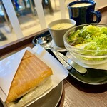 カフェカルディーノ - ローストチキンとほうれん草 サンドイッチ
