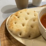 CAFE SALVADOR BUSINESS SALON - 