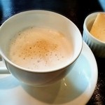 鉄板焼ステーキ 一ッ葉ミヤチク - ★カプチーノ＆チーズケーキ