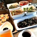 鉄板焼ステーキ 一ッ葉ミヤチク - ★サラダバーⅡ