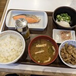 すき家 - 料理写真:すき家①(*´>ω<`*)