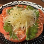 源兵衛 - リコピン豊富な新鮮トマトのサラダ