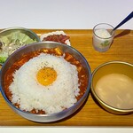 ヨンチャンプルコギ - スンドゥブカレーランチ