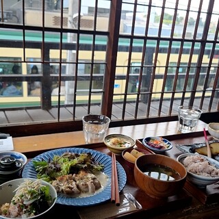 炭焼き ミンナミ食堂_1