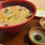 やよい軒 四谷2丁目店 - コク旨ちゃんぽん（単品）。辛子味噌は決まりで付いてきます。七味は自分で足しました
