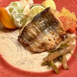 松濤館 - 焼肴・かますの酒盗焼、柿、マスカット栗麩の白和、紅葉銀杏、利平栗