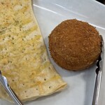 グラーノ グラーノ - 牛すじカレーパンとパリパリチーズ