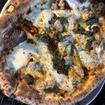 PIZZERIA LEON - ンドゥイヤサルシッチャ