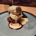 scica - ハンバーグミルフィーユ（チーズかけた後）