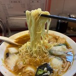 中華大新 藤沢店 - 肉そば麺リフト