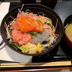 とびっちょ - 生しらす海鮮丼