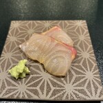 鉄板焼 宇佐見 - チョウザメ（オス）の漬け
　　味噌溜まりから作った煮切りの漬け