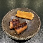 鉄板焼 宇佐見 - 蛸の桜煮とカラスミ（塩漬け1年その後2ヶ月干しそして半年味噌漬け）