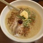 よってこや - 料理写真:鶏ガラとんこつ白湯、ガッツリ！！背油にんにくトッピング