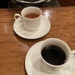 コヒア アラビカ - 奥マンデリン1,500円、手前タンザニア1,700円