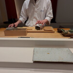 日本料理 「風花」 - 大将の手元。丁寧な所作に見入ってしまいました。