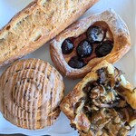 セイルノッツ - 私的優勝はアンチョビきのこ(右下)