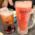 やきとり本舗 - こちらもキレイ～♬カシスソーダとトマトサワーだったかな・・(≧▽≦)ｷｵｸｶﾞｱｲﾏｲ・・