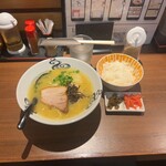 濃厚鶏そば シロトリコ - 