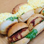 ヤオコー - 料理写真:ヤオコーのベーカリー。わくわくバーガーパック。スーパーマーケットグルメ。