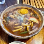 煮込みうどん かに屋 - 玉子入り味噌煮込みうどん