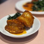 中国料理 旬輝 - 取り分け。ぷりっぷりのデカいのがゴロゴロ