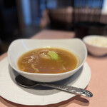 中国料理 旬輝 - フカヒレランチの餡をドデカスプーンですくうまえのやつ