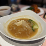 中国料理 旬輝 - フカヒレランチ。餡たっぷりでフカヒレ沈んでるから、餡すくっておりますw