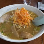 秋華 - 味噌ラーメンに辛ネギトッピング