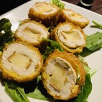 横浜トリスバー - 大山鳥とスモークチーズの巻き揚げ