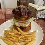 ジューシーオールスターズ ハングリーヘブン - 料理写真:ジューシーチーズバーガー