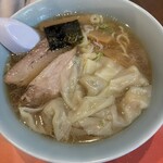 ニューハルピン - ワンタン麺